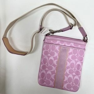 NWT: COACH Signature Zip Swing Pack | Lilac/Pink